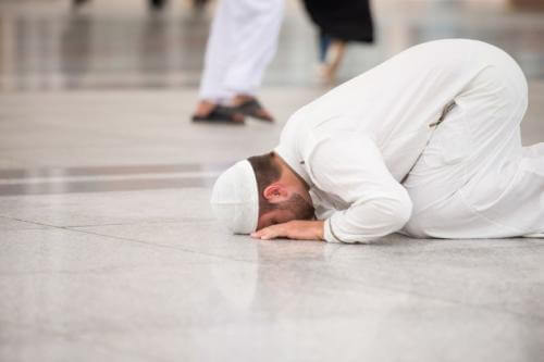 Hukum Puasa Tapi Tidak Sholat, Apakah Dah?