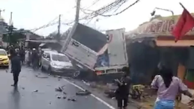 14 Orang Jadi Korban Kecelakaan Beruntun di Puncak Bogor, Kondisi Luka-luka