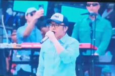 Tampil di Kampanye Akbar di GBK, Dewa 19 Bikin Goyang Massa Pendukung Prabowo-Gibran