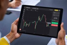 Aplikasi Trading Terbaik, Terpercaya dan Terdaftar di OJK