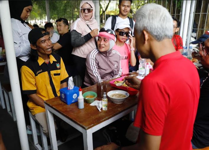 Sapa Warga Solo, Ganjar Disebut Baik dan Ramah oleh Petugas Kebersihan