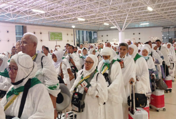 Doa untuk Orang Berangkat Haji, Lengkap dengan Keutamaannya