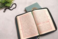 Hukum Tajwid Surat Al Ashr Ayat 1-3 Beserta Tata Cara Membacanya