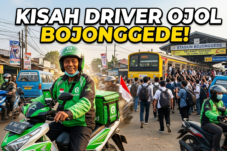 Gojek rider in green jacket on a scooter in the foreground, with a packed crowd and a yellow train at Bojonegede station in the background (Indonesia).