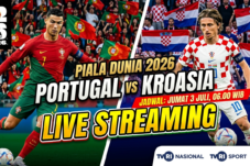 Two soccer players battle for Portugal vs Croatia as bold 'LIVE STREAMING' text dominates the foreground, with World Cup 2026 logo in the corner.